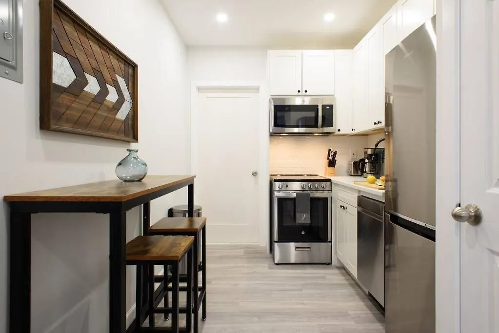 240-12 Brand New Studio Prime Location W&D نيو يورك شقة