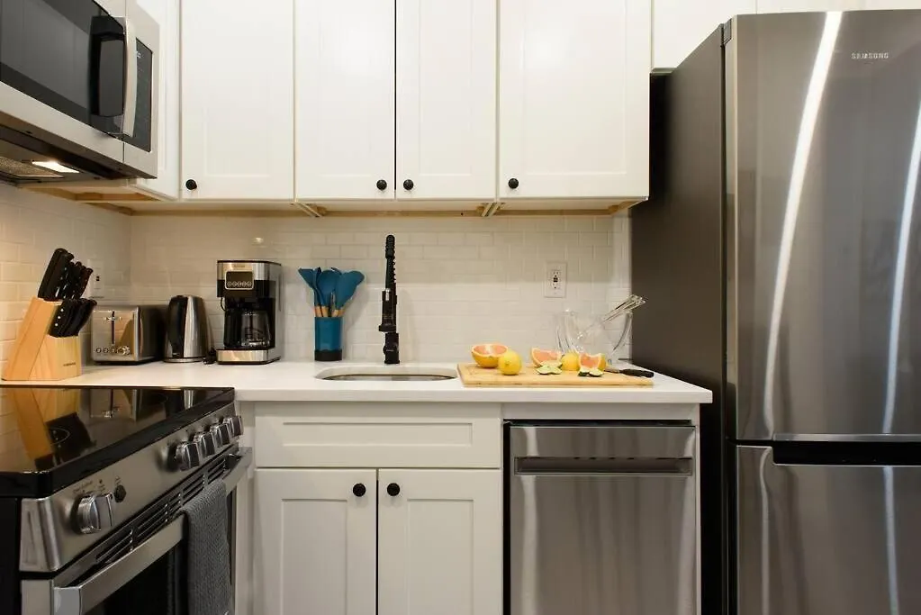 Apartment 240-12 Brand New Studio Prime Location W&D New York