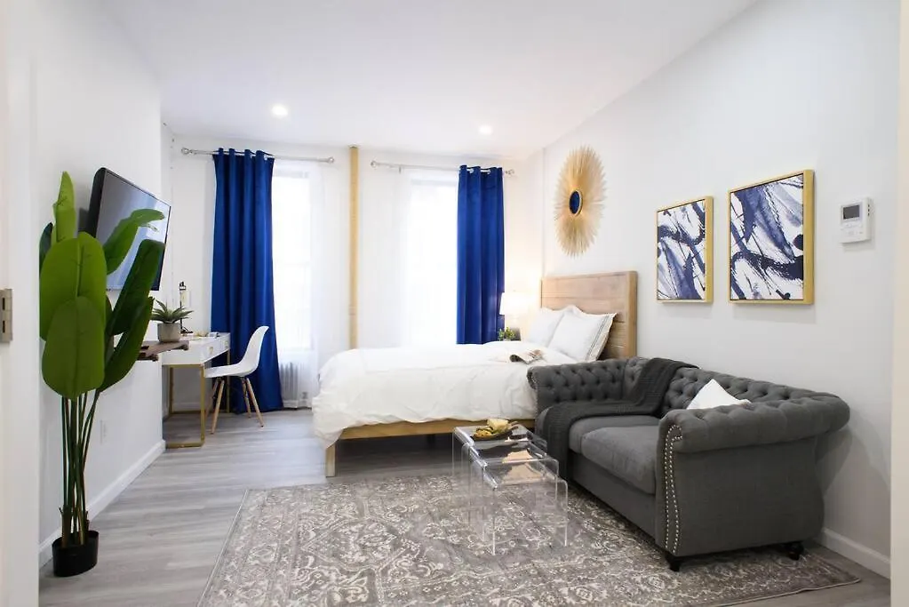 240-12 Brand New Studio Prime Location W&D New York 0*,