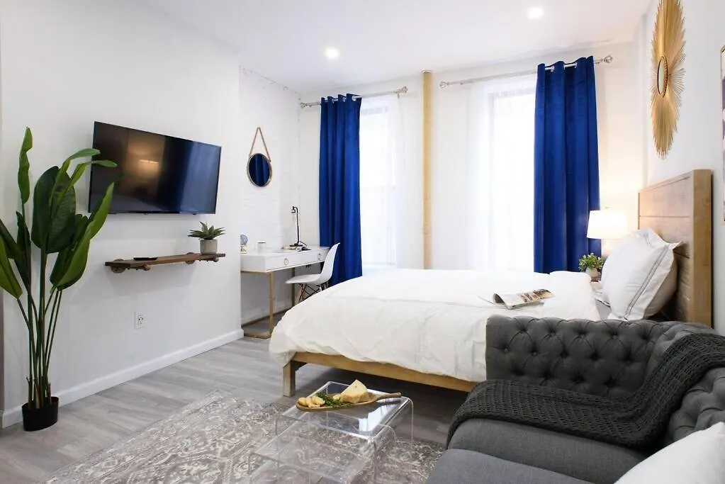 Apartment 240-12 Brand New Studio Prime Location W&D New York