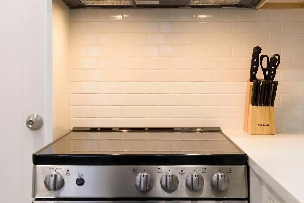 240-12 Brand New Studio Prime Location W&D New York Apartment