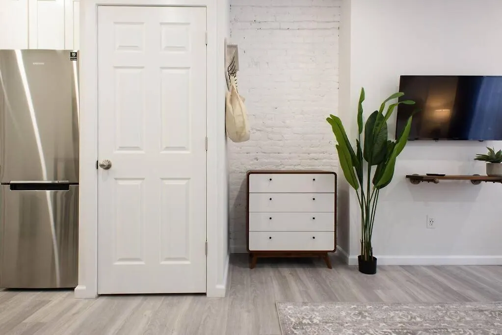 240-12 Brand New Studio Prime Location W&D New York Apartment